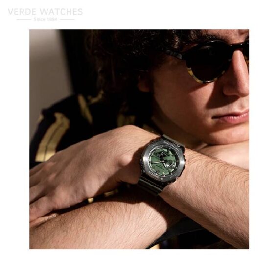 G-shock-GM-2100B-3AER-2.jpg