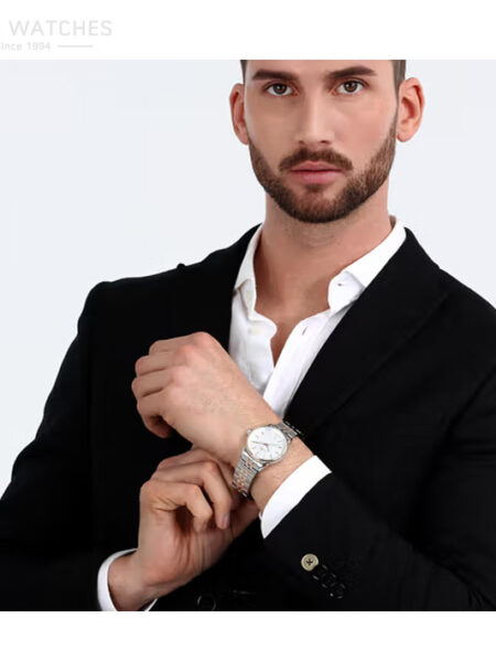 Philip-R8253150041-2.jpg
