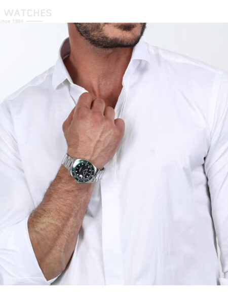Philip-R8253597086-2.jpg